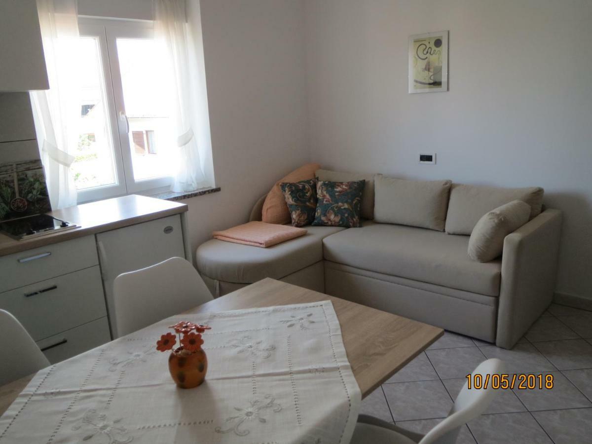 Apartments Jann Krk Town Exterior foto